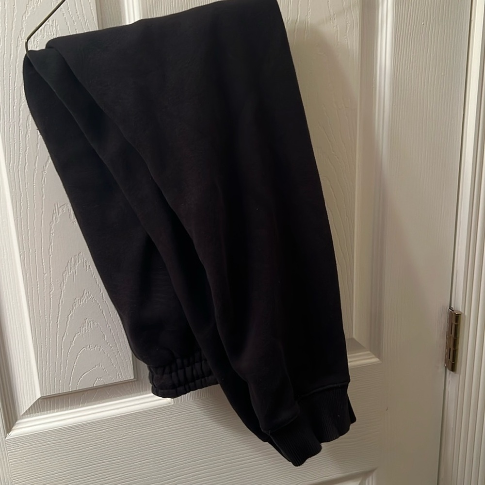 LCKR men’s small fleece sweatpants with pockets and drawstring